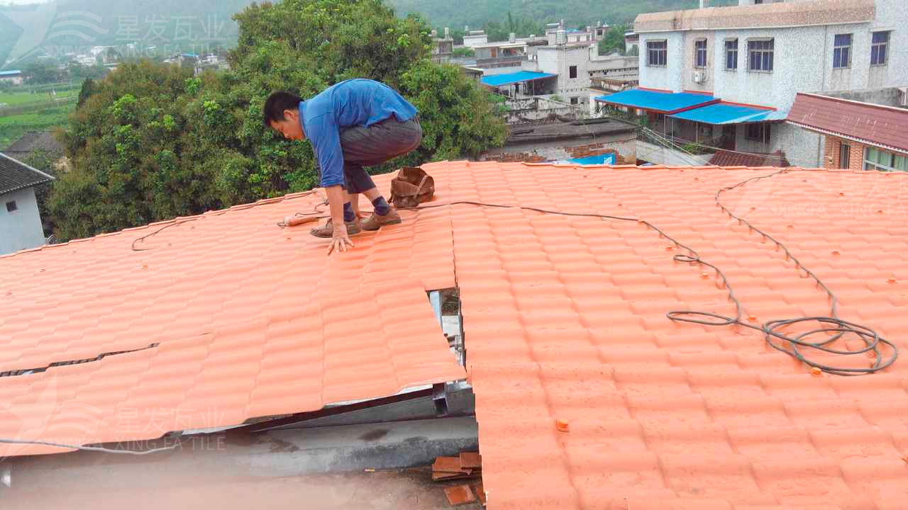 渭南屋顶铺设安装合成树脂瓦时，牢牢记住这3点，就不怕屋顶出问题！